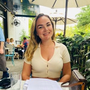 Meet your Posher, Alexis